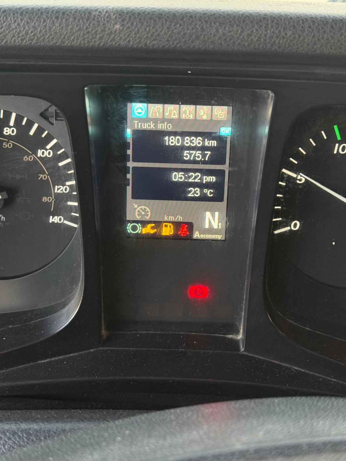 Mercedes head truck - 5