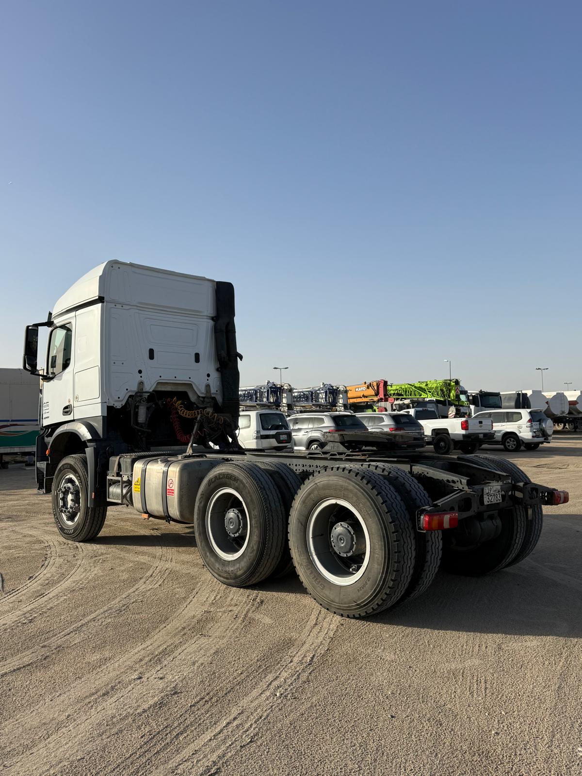 Mercedes head truck - 4