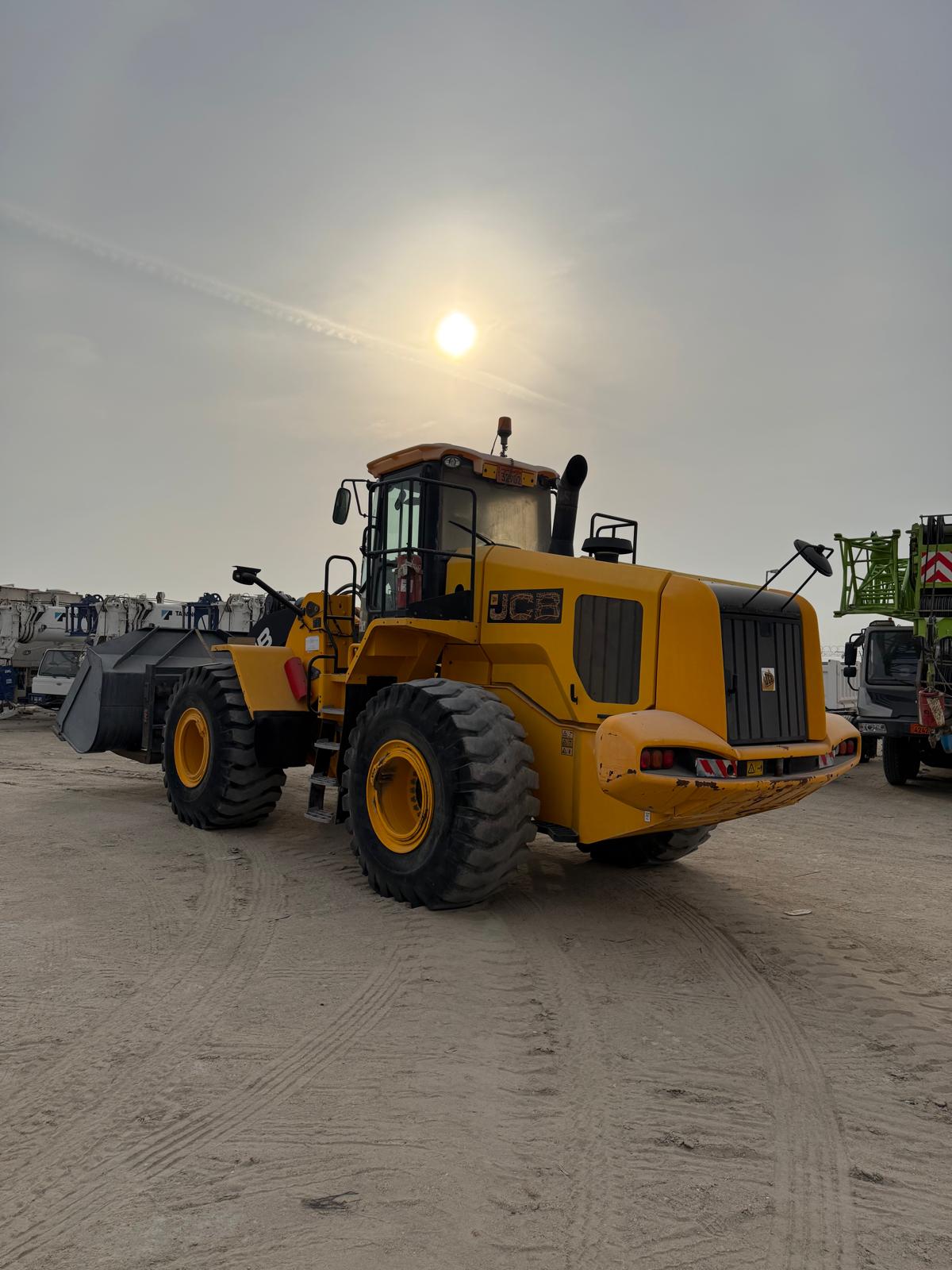 جي سي بي لودر - 2